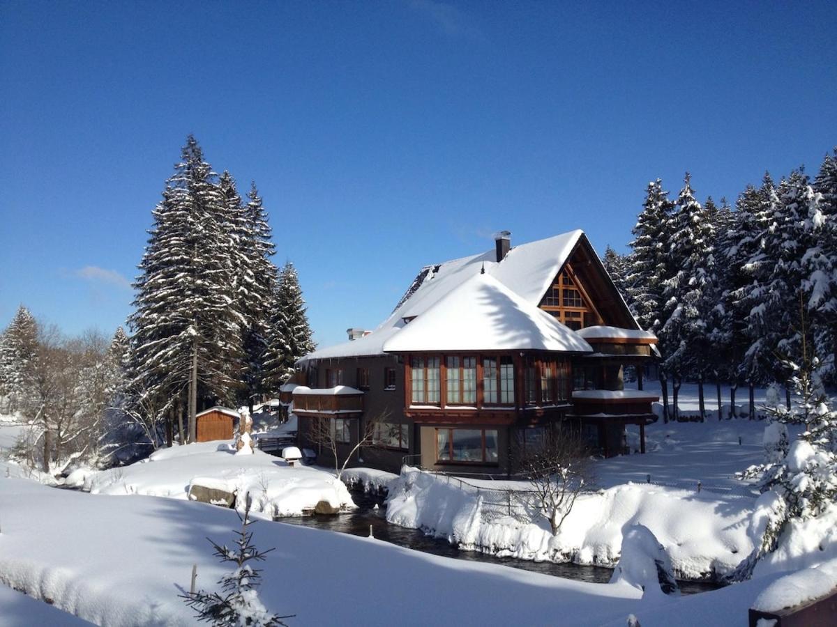 Schwarzwald Lodge Inselklause Schönwald Exterior foto